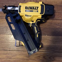 BRAND NEW Dewalt 30* Framing Nailer NEVER USED