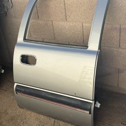 2004 Suburban Rear Passenger Door (shell Only)