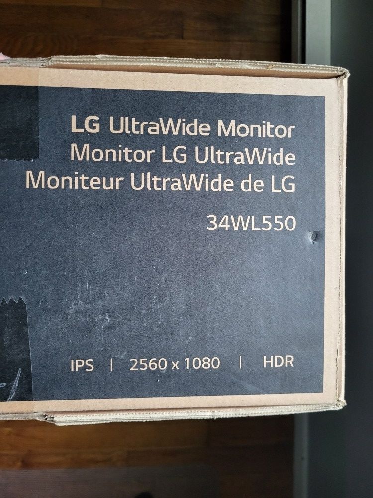 LG 34" Ultrawide Monitor 34WL550