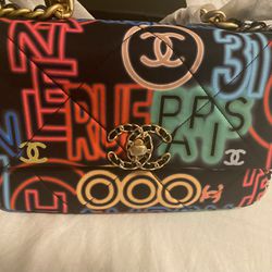  Chanel purse Brand New