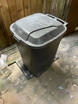 Trash can