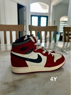 Jordan 1 , 3, 11 retro like new