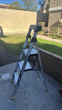 Werner Aluminum Step Ladder 4’ 6”