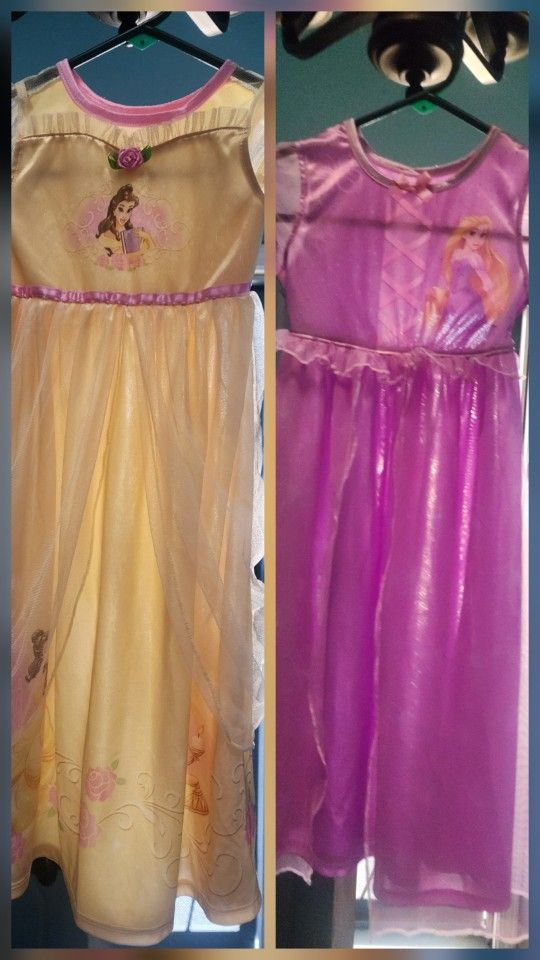 Kids Night Growns 5t Like New 15$ Each