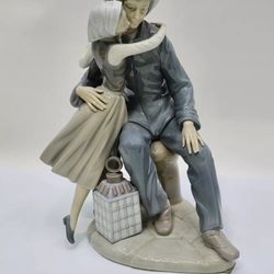 VINTAGE LLADRO RETIRED FIGURINE #4888 "THE KISS"