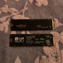 Crucial T705 2TB PCIe Gen5 NVMe M.2 SSD - Up to 14,500 MB/s - Game Ready - Internal Solid State Drive (PC) - +1mo Adobe CC - CT2000T705SSD3