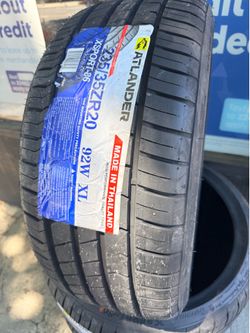 Llantas para 235-35-20  all season disponibles para cualquier sedan