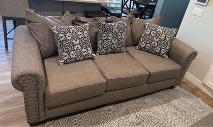 Comfortable 4 Seater Sofa Great Condition