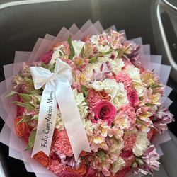 Ramo buchon roses flower bouquet