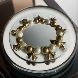 Vintage J Crew Gold Tone And Faux Pearls Stretch Bracelet