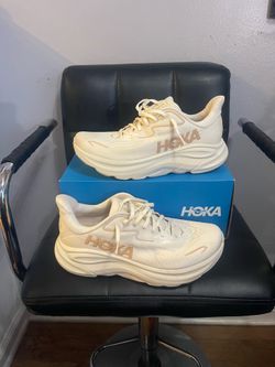 Hoka Clifton 10/ Size 9.5B Women’s $100