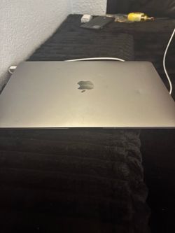 475$ new very good condition Mac book air 2020