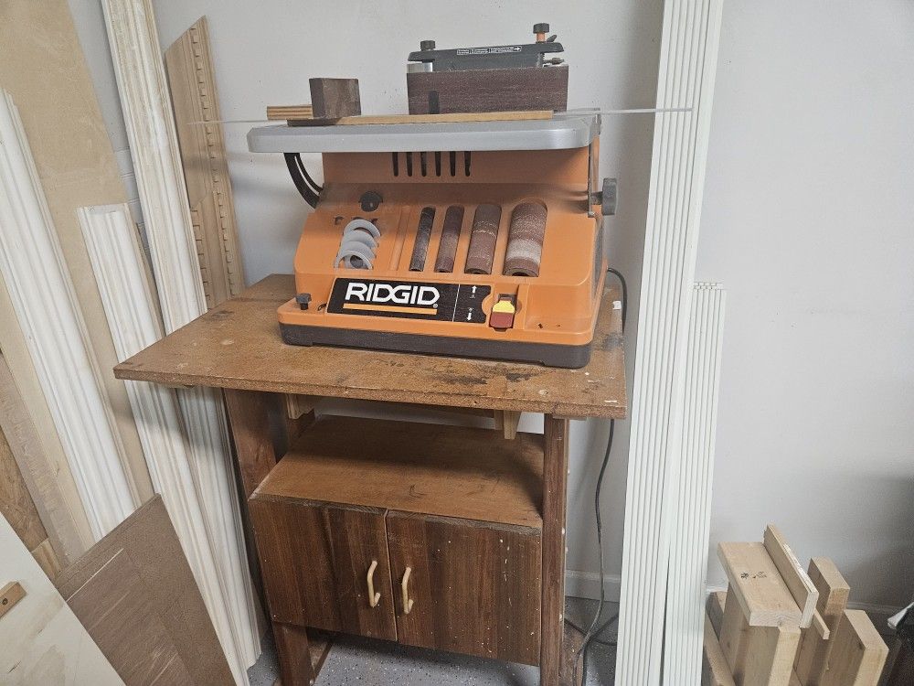 RIDGID Oscillating Edge Belt Sander With Stand