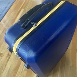 NAUTICA AHOY HARDSIDE ROLLING SUITCASE IN MIAMI 