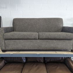 Free Delivery! Patterned Pullout Couch 