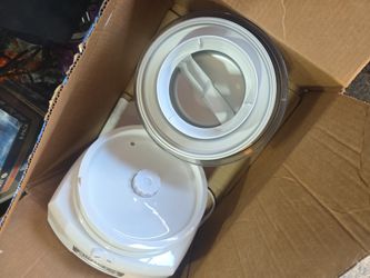 Ice Cream/ Sorbet Maker