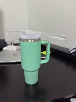 Brand New 40oz Insulated Tumbler w/ Handle & Straw