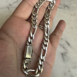 Solid 925 Sterling Silver Figaro Link Bracelet, 30gr. Hallmarked MV-BC Mexico 925 , 9in. ,9mm , Slide Lock W/ Safety Latch 