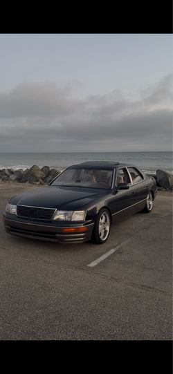 1995 Lexus LS 400