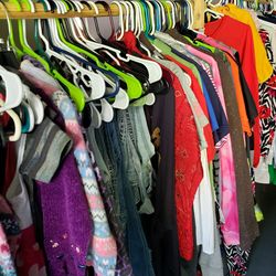 SMALL MED LARGE WOMANS CLOTHES ALL LIKE NEW OR NEW WITH TAGS