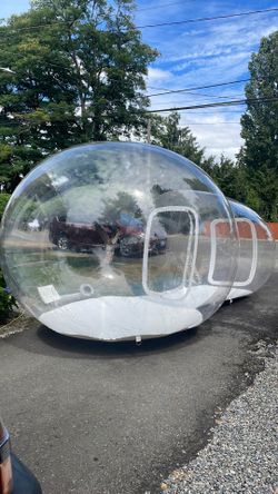 Inflatable bubble house