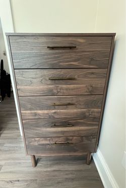 Dresser (Modern, 5 Drawers)