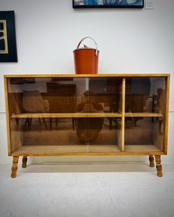 Completely Refinished Paul McCobb Planner Group Display