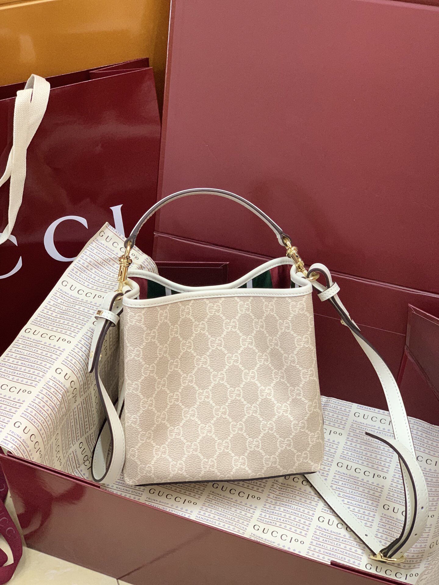 Luxury gg gucci bag not 2k 400
