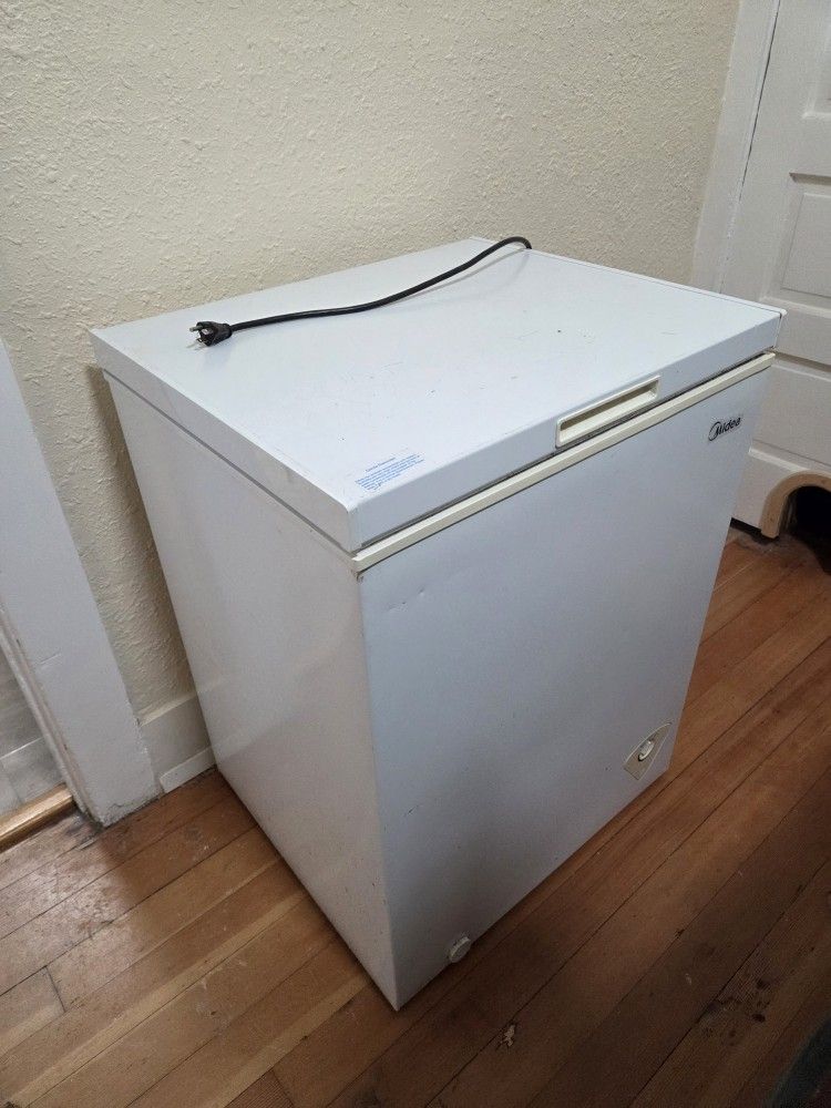 Cute Little freezer!!