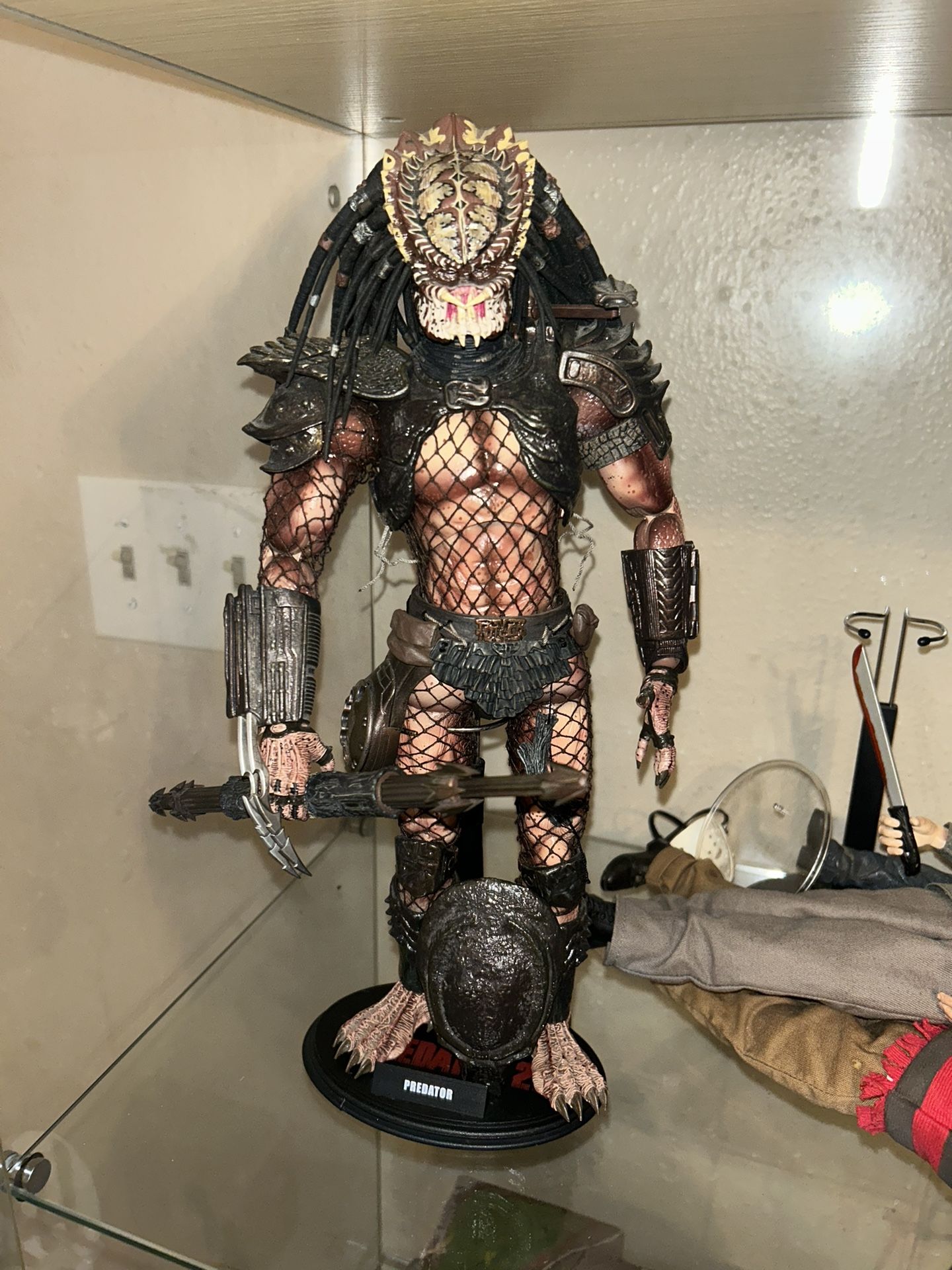Hot Toys Predator 1/6 Scale Sideshow Predator City Hunter