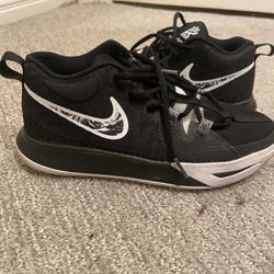 Kyrie Flytrap 4