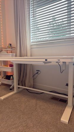 Good condition desk like new