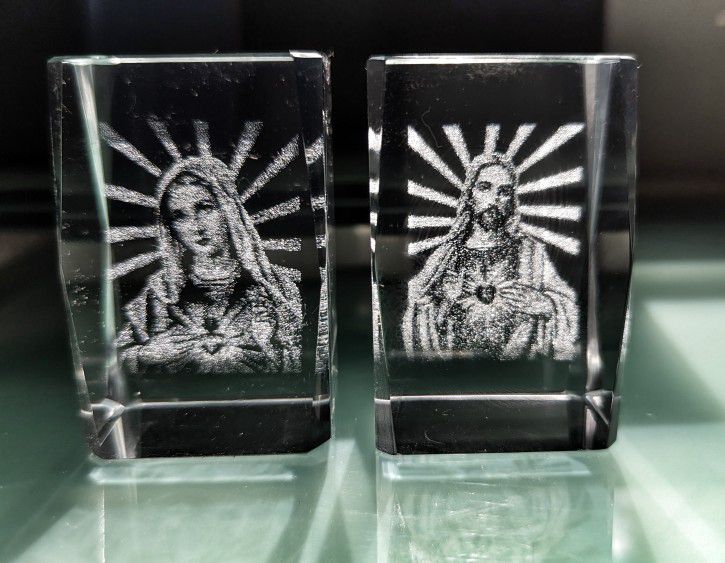 Virgin Mary Sacred Immaculate Heart and Jesus Christ 3D Etched Glass Paperweight Blessed In Spain 