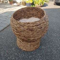 WICKER Cat Bed With Stand