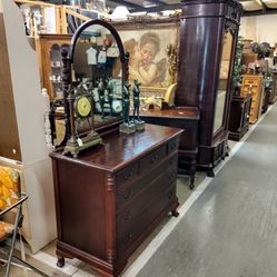 Antique Mahogany Dresser With Matching Mirror.