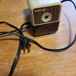 ELECTRIC PENCIL SHARPENER 