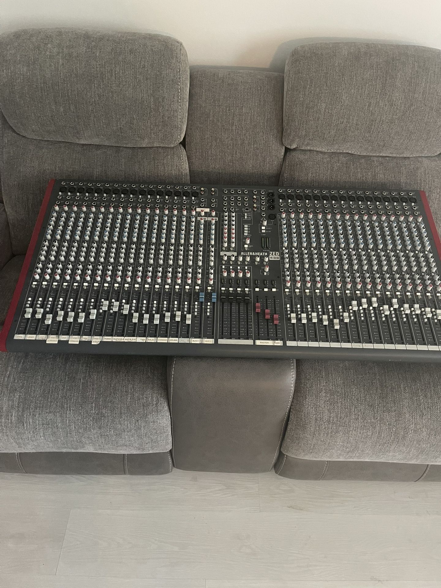 Allen & Heath Zed 436