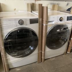 New Out Box Washer/Dryer Electric Set 
