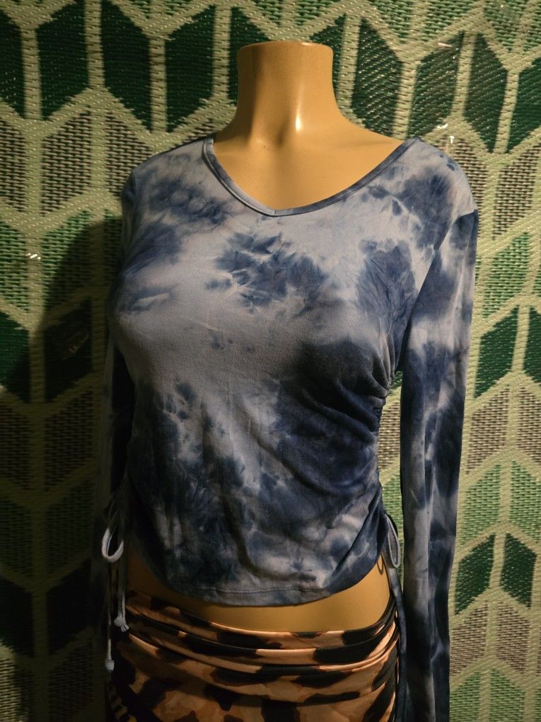New Blue Bluose F21 Size Medium Stretch