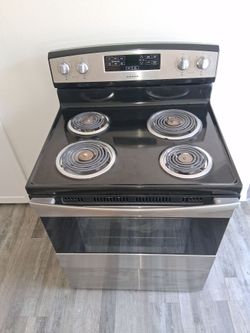 Electric Range by Amana