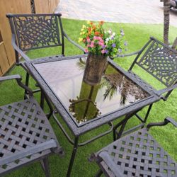 Patio table and 4 heavy-duty aluminum swivel stools/Outdoor Furniture/outside Barstools/Cash Only