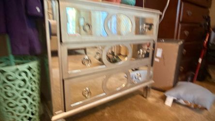 For Sale: Silver Mirrored Accent Chest / 3-Drawer Dresser