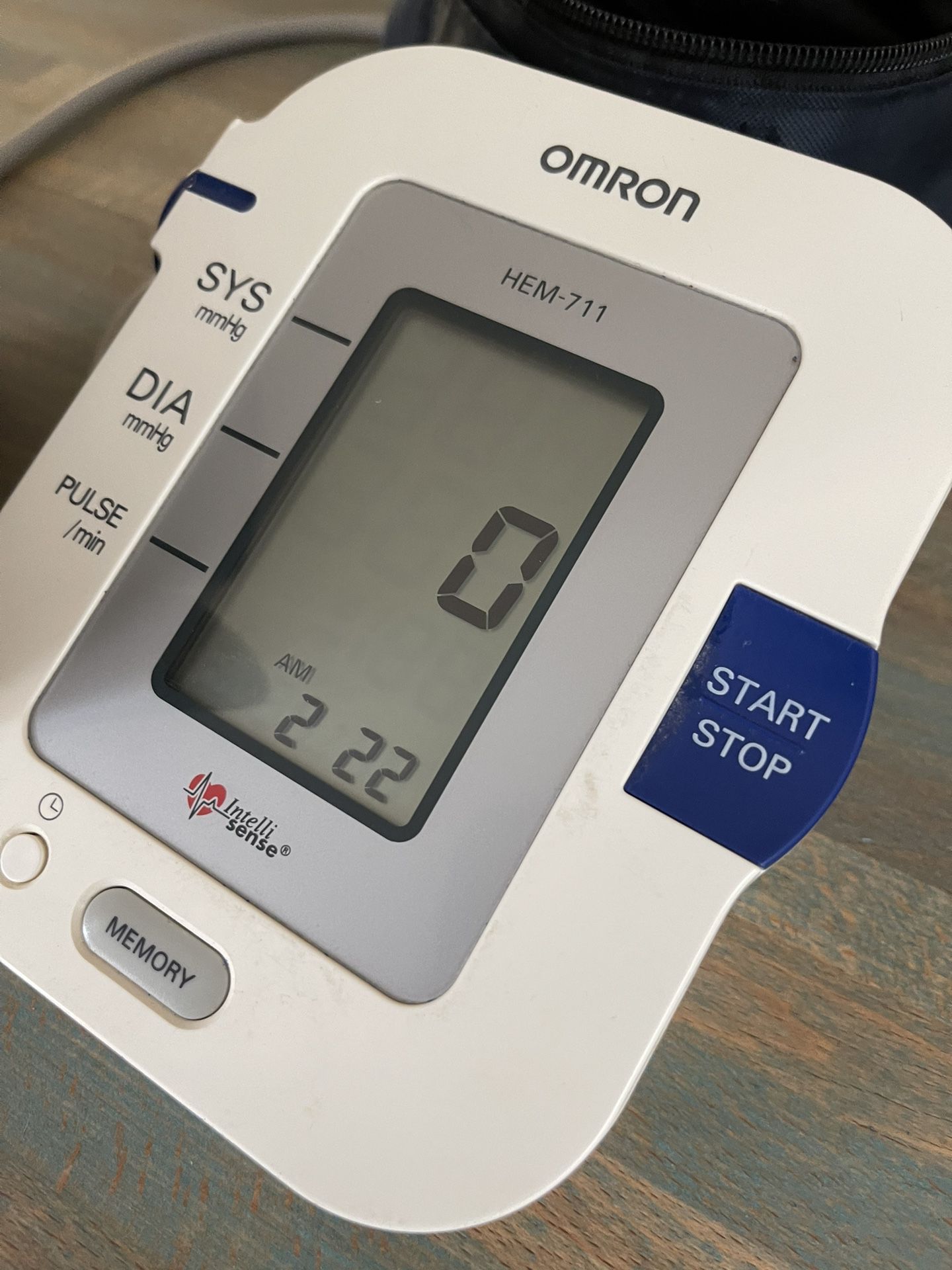 Omron BP5250 Silver Wireless Upper Arm Blood Pressure Monitor for Sale in  Staten Island, NY - OfferUp