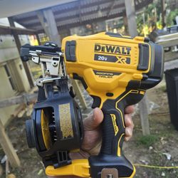 Like New Roofing Nail Gun 