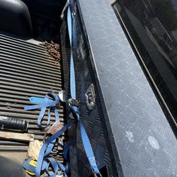 Truck toolbox