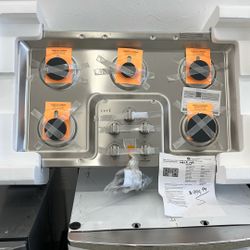 New CAFÉ 36” Built-In Gas Cooktop With Dishwasher Safe Grates 