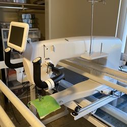 Baby Lock Regalia Longarm Quilter With 10’ Frame