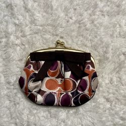 ✨COACH Multicolored C Logo Kisslock Coin Purse✨ 
