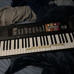 Piano Yamaha PSR-F51