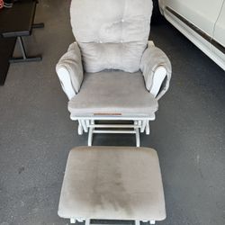 Storkcraft Hoop Infant Nursery Glider and Ottoman, White with Gray Rocking Chair